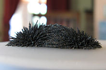 ¿Qué es la arena de hierro y cómo se usa en la fabricación de espadas?